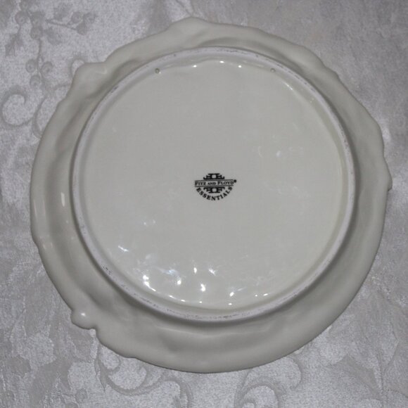 Fitz and Floyd Grapes and Lattice Plate | Grapevine Basket Weave Wall Décor - Picture 7 of 10